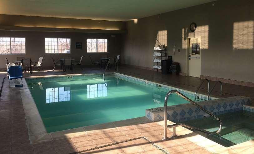 Super 8 By Wyndham Cedar Falls Ngoại thất bức ảnh